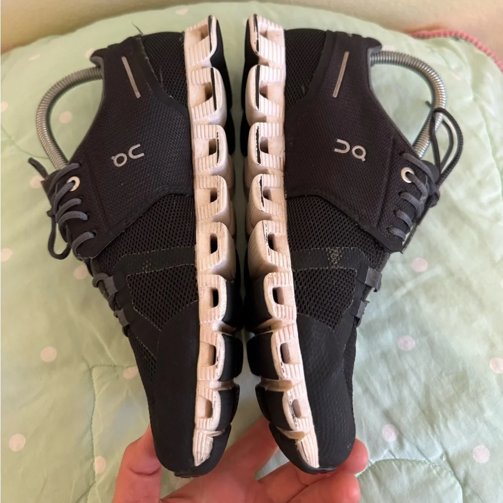 On Running Black Sneakers Womens size 8 - Picture 8 of 16